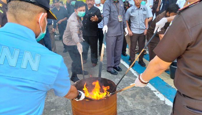 Kejari Palopo Lelang Barang Hasil Rampasan dari 12 Perkara Inkracht